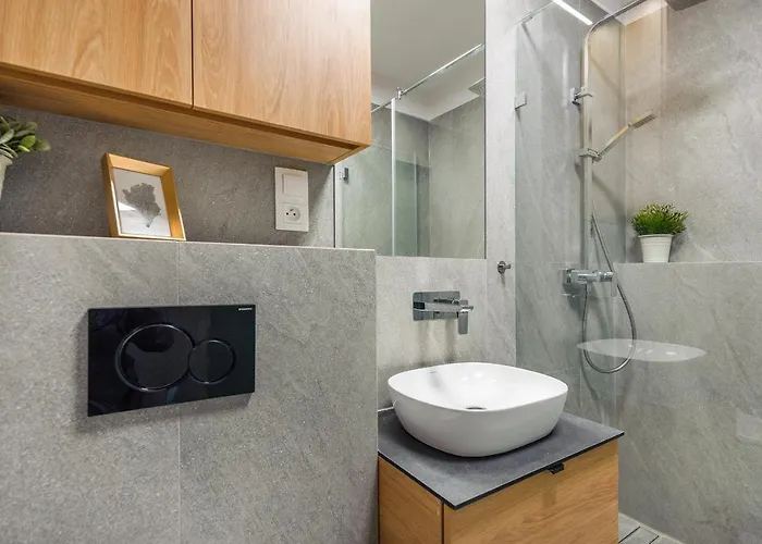 Blue Moon With Sea View - Spectrum