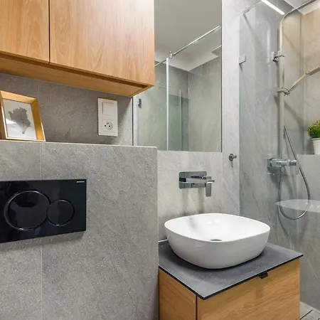 Blue Moon With Sea View - Spectrum